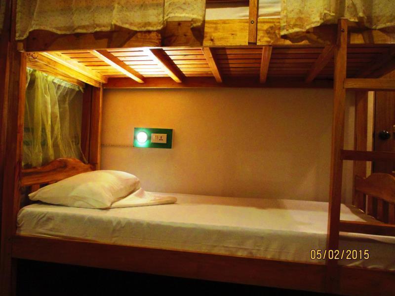 The Good Shepherd Hostel Макати Экстерьер фото