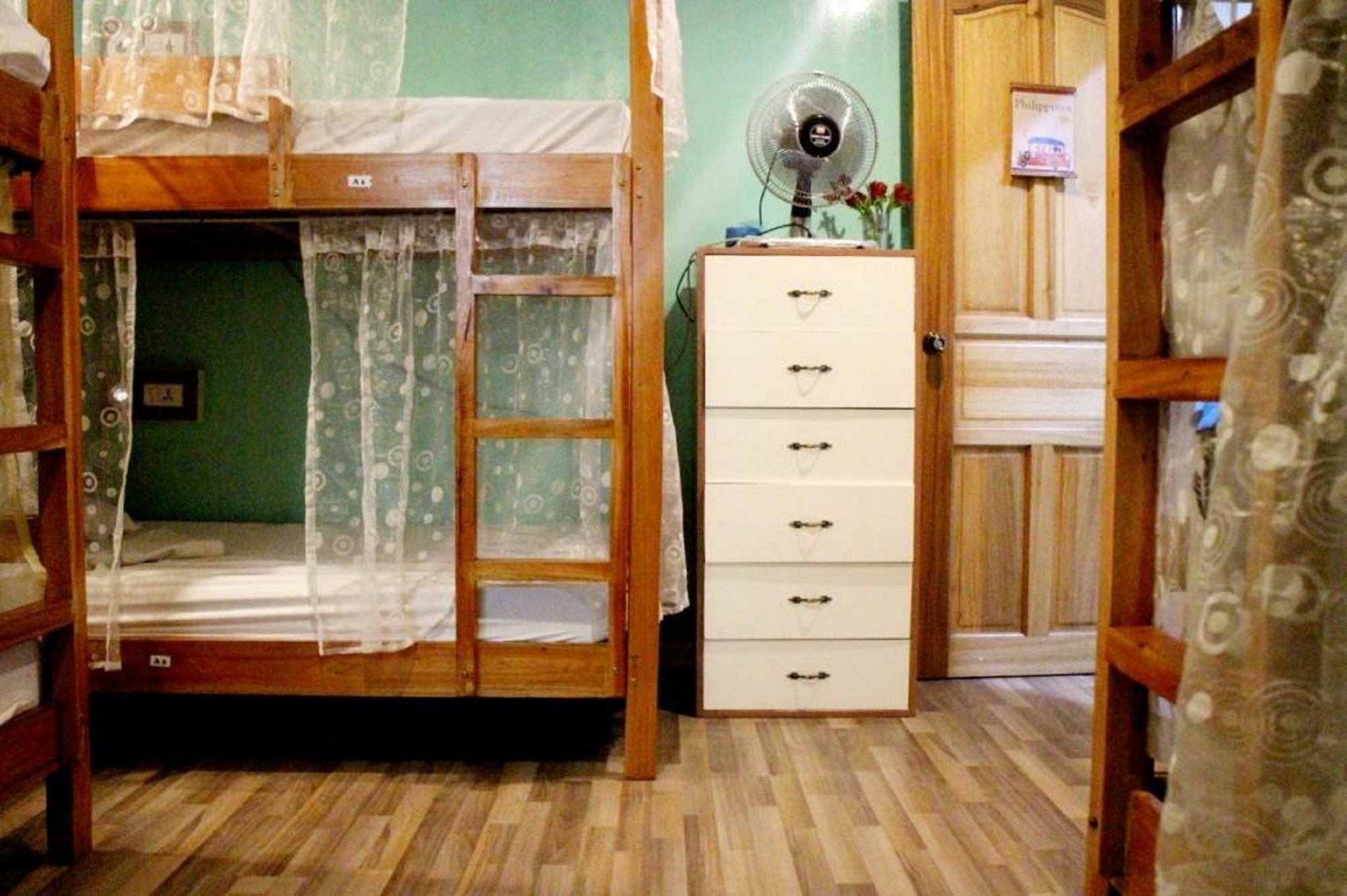 The Good Shepherd Hostel Макати Экстерьер фото